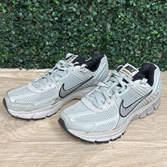 Nike Zoom Vomero 5 Sneakers Grey/Silver - 8.5